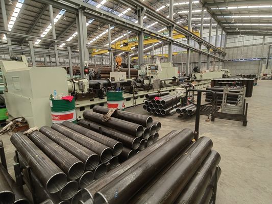 0.8 mm/r Ra 0.037 Machine de brûlure à rouleaux de skiving avec conception de rails de guidage ultra larges